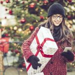 How to use social media this holiday season.